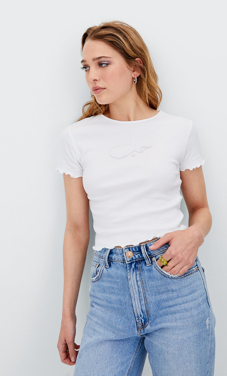 T-shirt with iridescent letters
