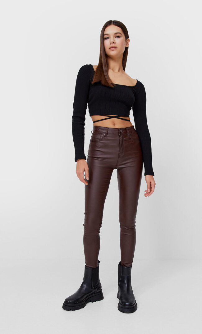 

Stradivarius Beschichtete Hose Mit Hohem Bund Braun 44