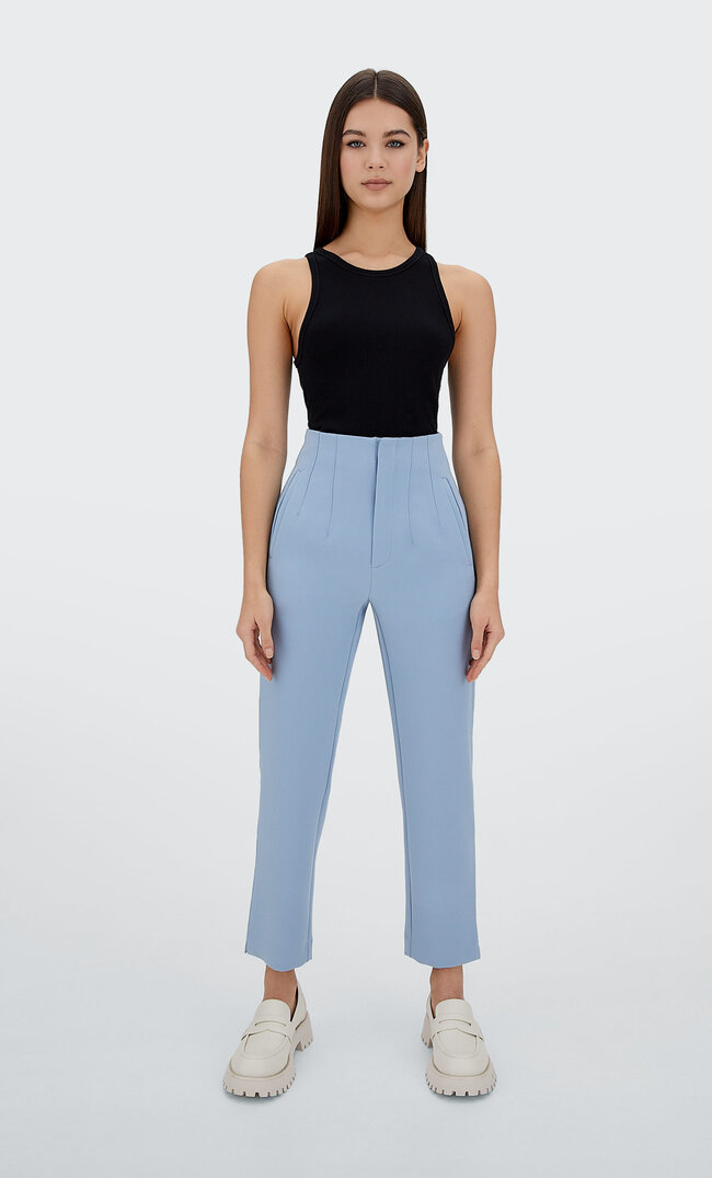 

Stradivarius Stoff-Bundfaltenhose Himmelblau 34