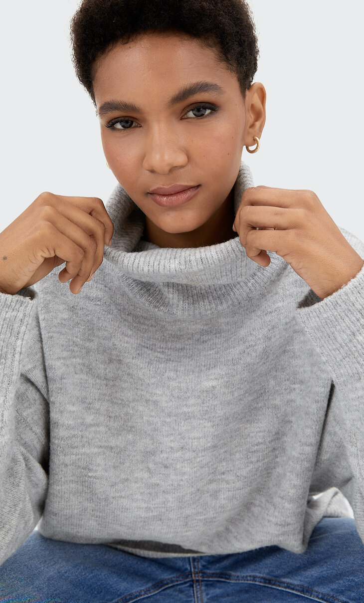 Sweater básica com gola alta