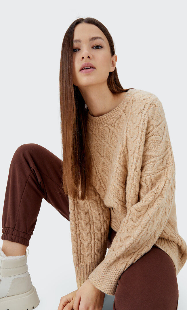 

Stradivarius Sweter Oversize Ze Splotem Warkoczowym Jasnobeżowy Xs