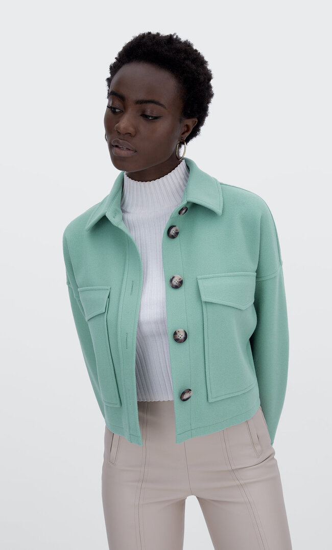 

Stradivarius Cropped-Hemdjacke Gepunktet Grün M