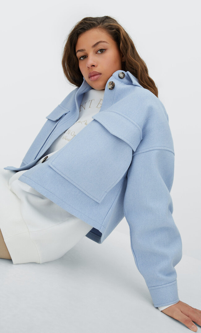 

Stradivarius Cropped-Hemdjacke Gepunktet Himmelblau L