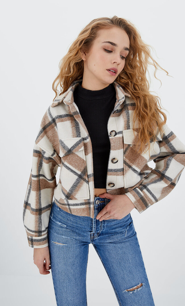

Stradivarius Cropped-Hemdjacke Gepunktet Beige S
