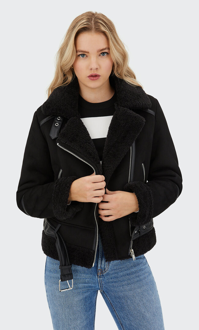 

Stradivarius Kurtka Biker Ze Sztucznego Zamszu Z Dwustronnym Wykończeniem Czarny Xs
