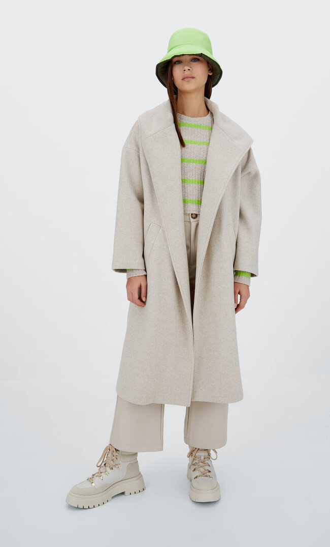 

Stradivarius Aufgerauter Strickmantel Mit Kapuze Ecru L