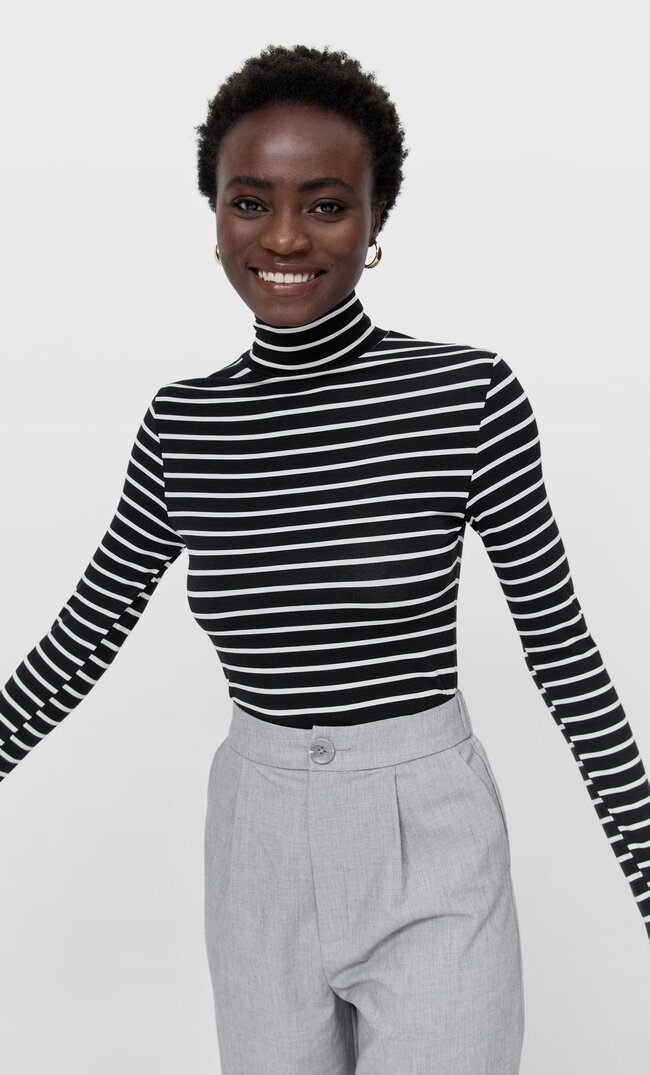 

Stradivarius Shirt Mit Rollkragen Und Print Schwarz Xl