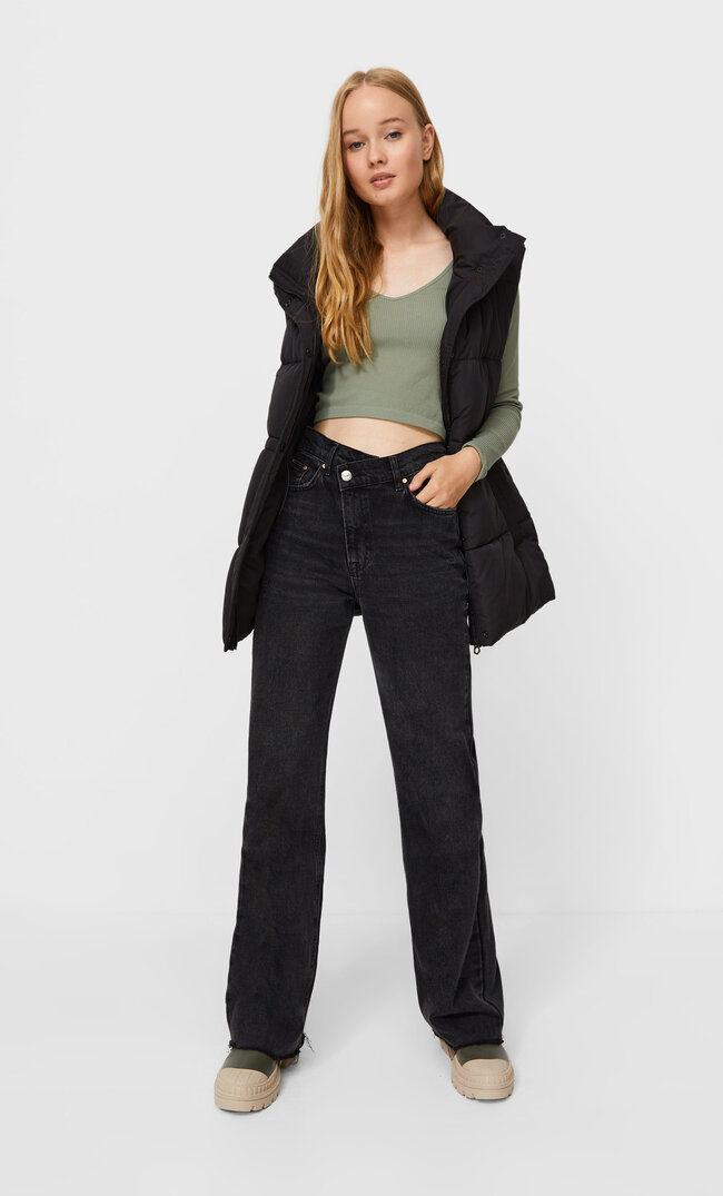 

Stradivarius Nahtloses Shirt Mit V-Ausschnitt Khaki M