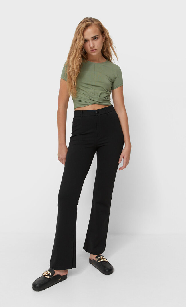 

Stradivarius Cropped-Oberteil In Wickeloptik Khaki Xl
