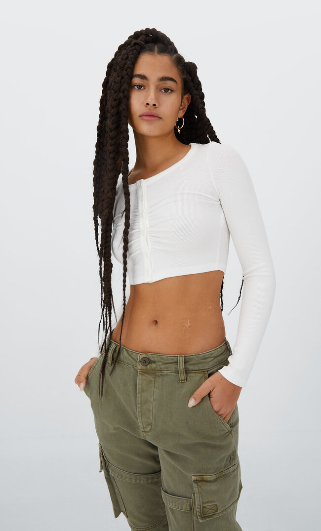 

Stradivarius Langarmshirt Mit Knöpfen Ecru S
