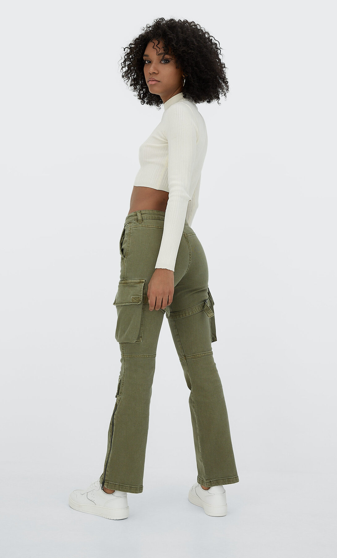 Pantalón cargo flare | Stradivarius España