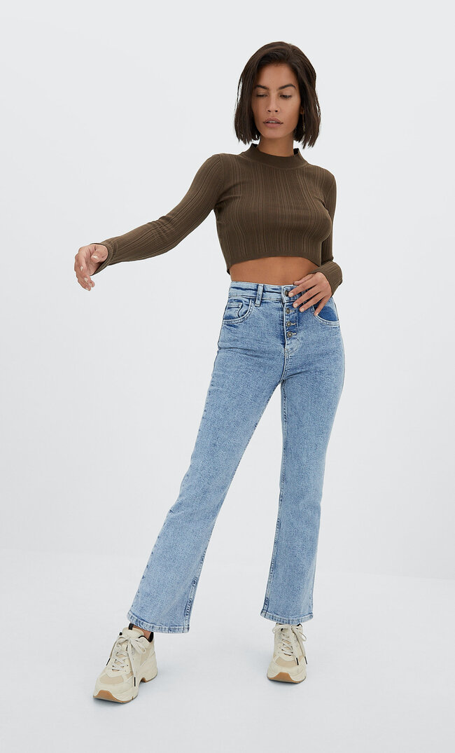 

Stradivarius Jeansy Dzwony Do Kostki Denimowy Z Efektem Wybielenia 42