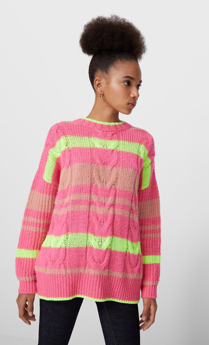Пуловер оувърсайз с плетеници и неонов мотив
