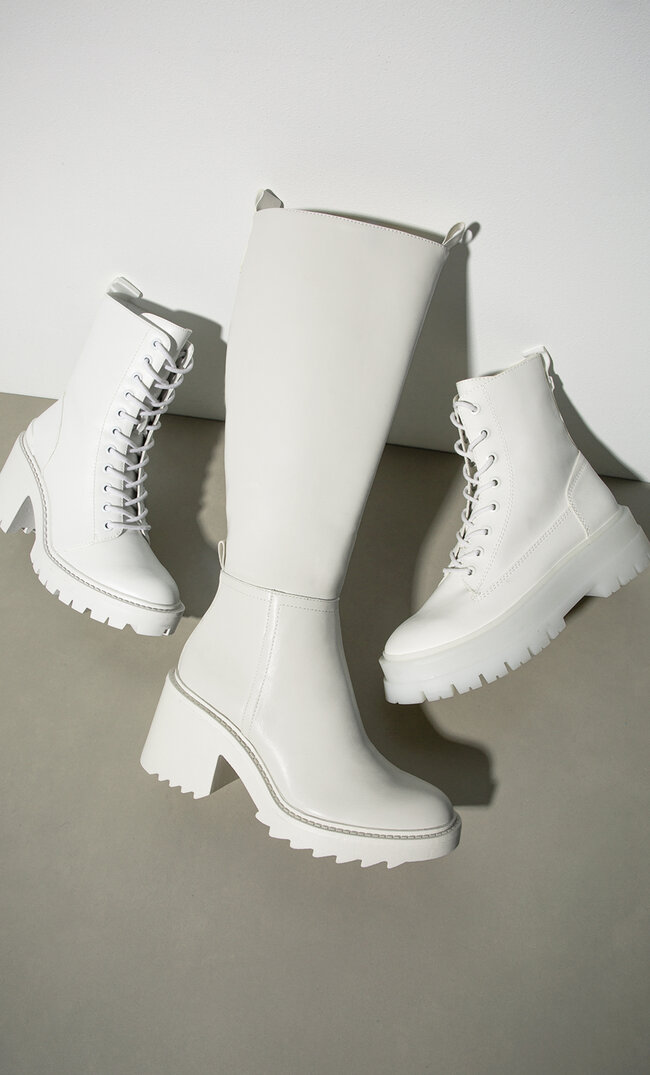 stradivarius boots white