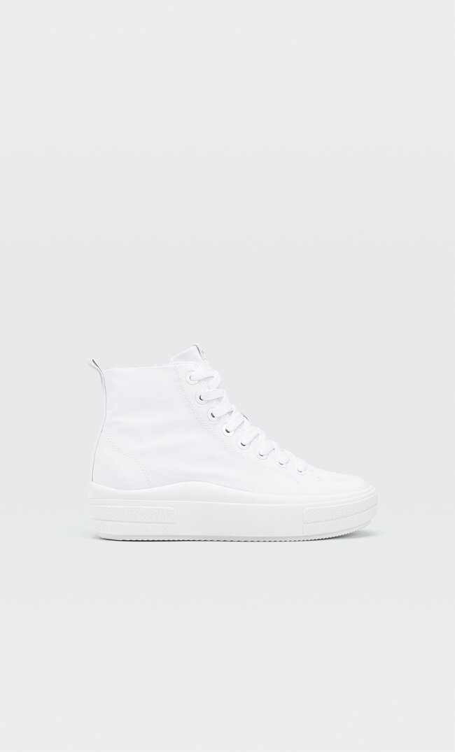 

Stradivarius Baskets Montantes De Sport En Tissu Blanc 39