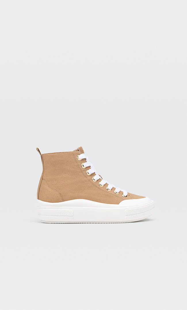 

Stradivarius Baskets Montantes De Sport En Tissu Beige 35