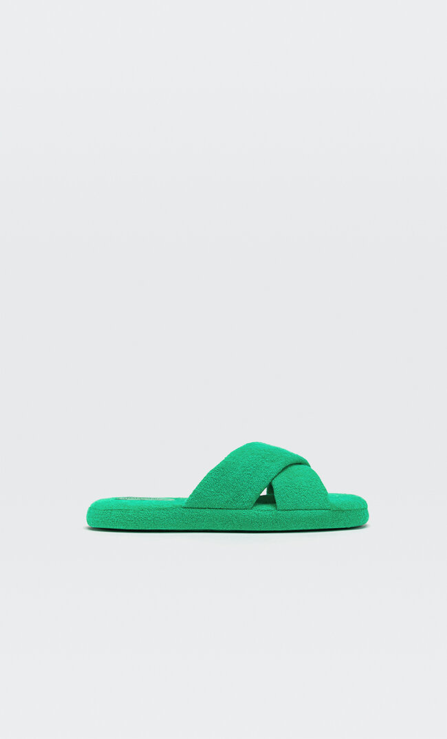 

Stradivarius Flache Stoff-Sandalen Grün 40