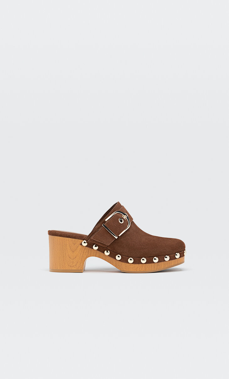 Wood-effect heeled leather clogs with studs