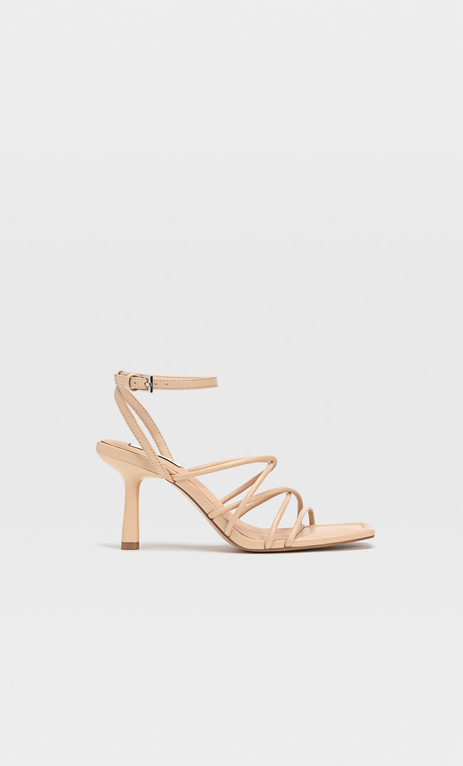 

Stradivarius Absatzsandalen Mit Gesteppten Riemchen Beige 35