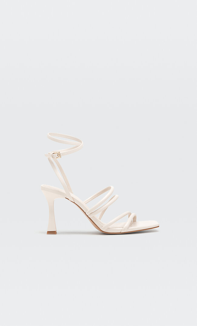

Stradivarius Riemchensandalen Mit Absatz Natur 40