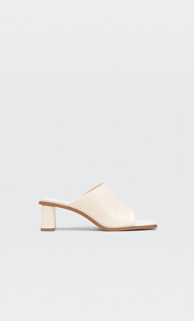 

Stradivarius Cremeweiße Sandalen Mit Absatz Natur 36