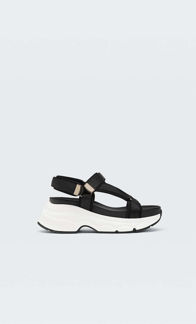 

Stradivarius Sportliche Flache Sandalen Schwarz 36