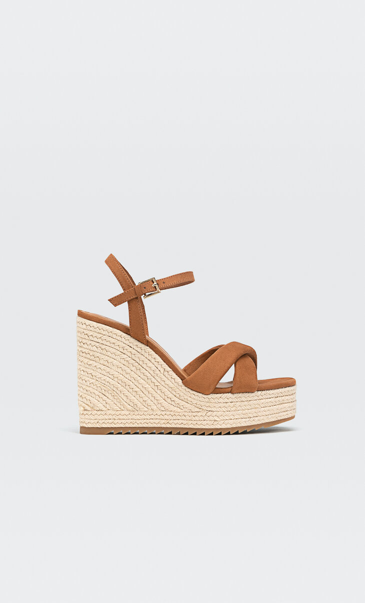 Jute wedges with buckle