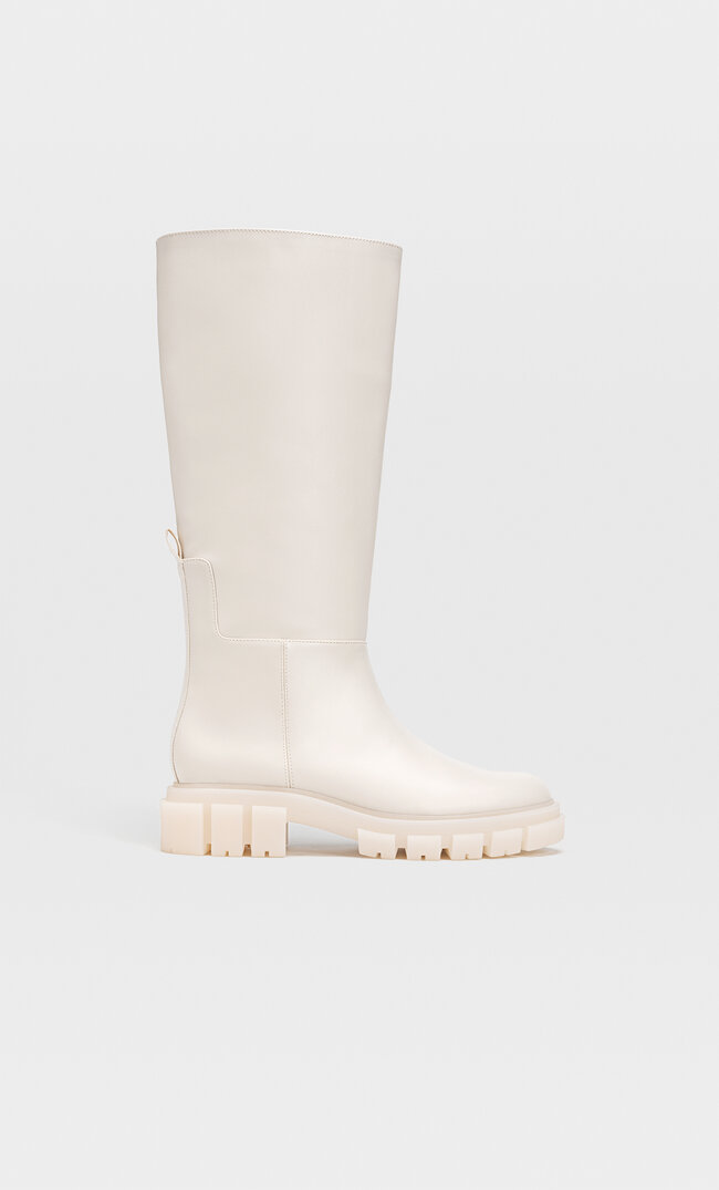 

Stradivarius Flache Stiefel Mit Profilsohle Natur 41