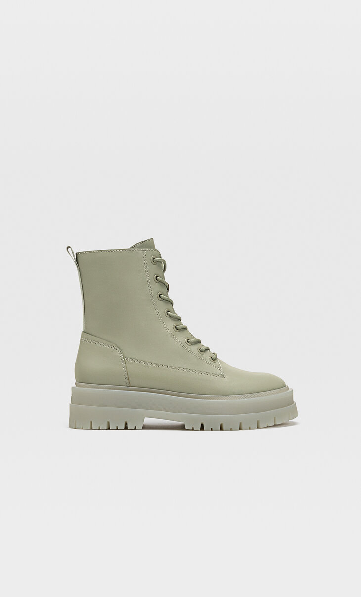 stradivarius elastic side chelsea boot