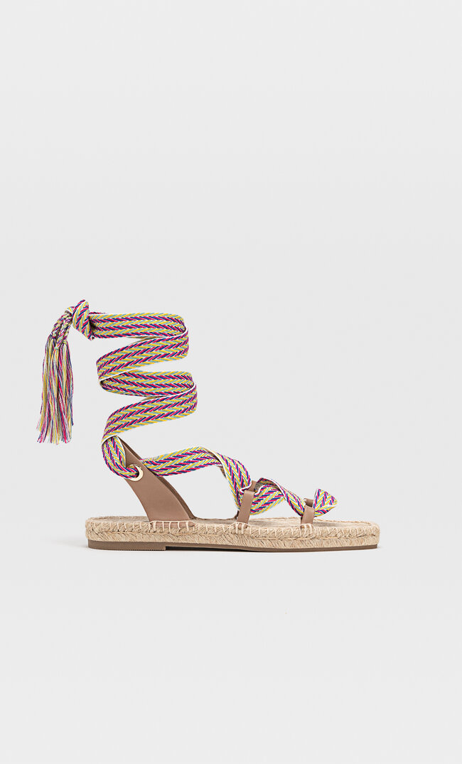 

Stradivarius Jutesandalen Mit Mehreren Riemchen Bunt 35