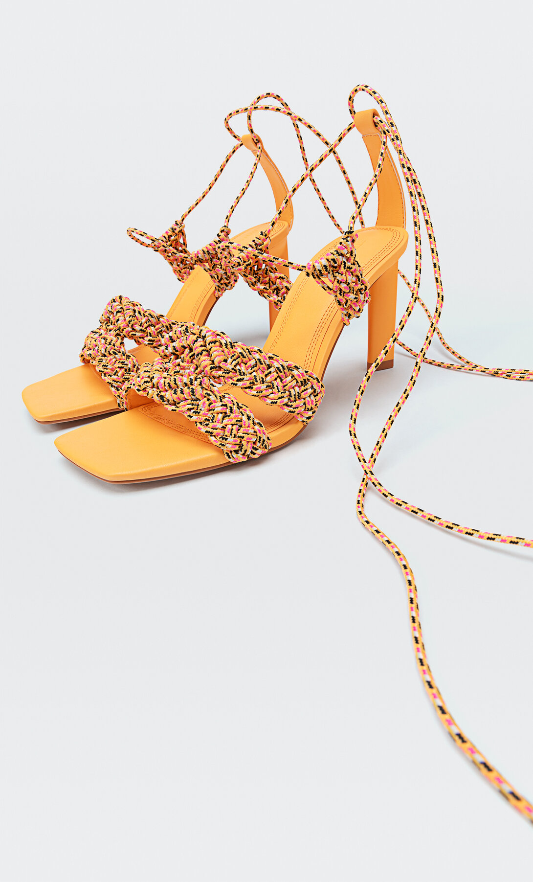 Sandalias tacón tiras atada crochet | Stradivarius España