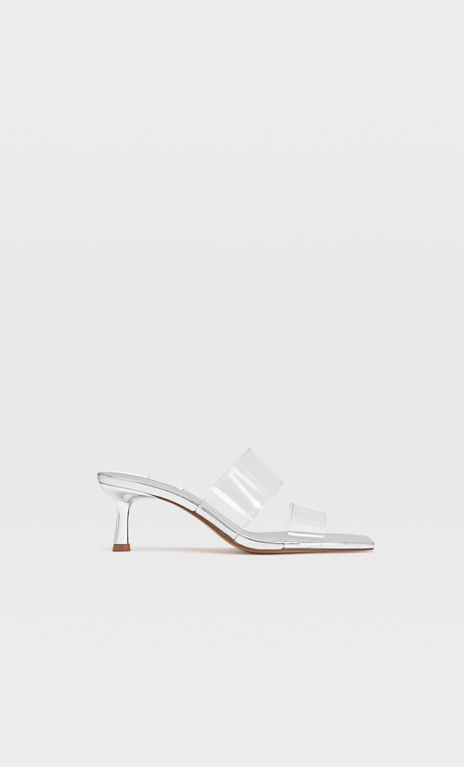 

Stradivarius Absatzsandalen Mit Zwei Überfußriemen Aus Vinyl Silber 37