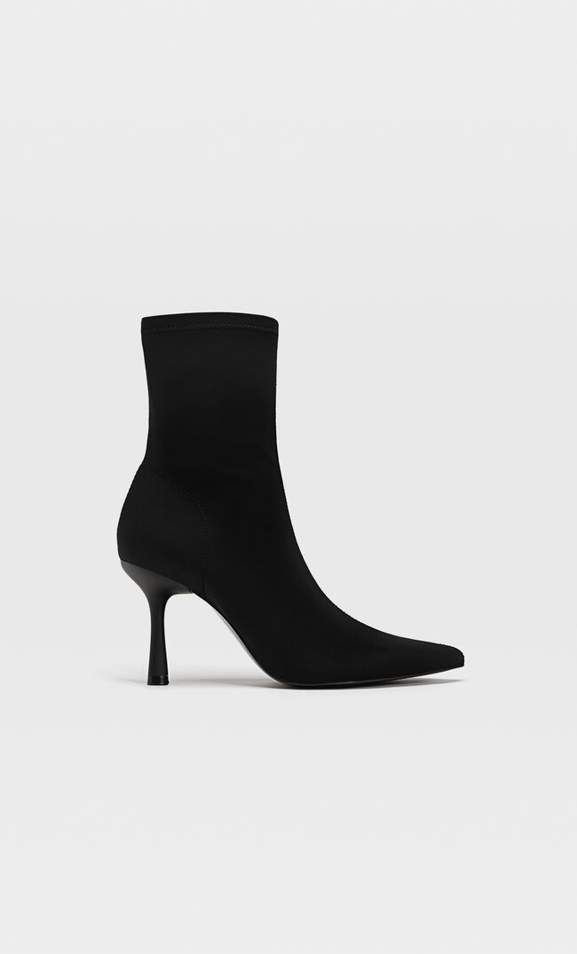 

Stradivarius Stoffstiefeletten Mit Schmalem Absatz Schwarz 36