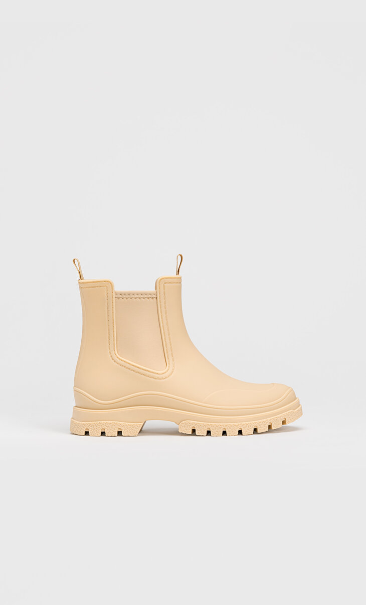bottes camel stradivarius
