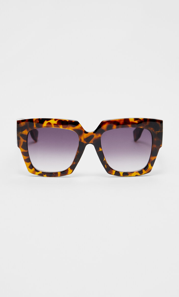 Large square resin sunglasses