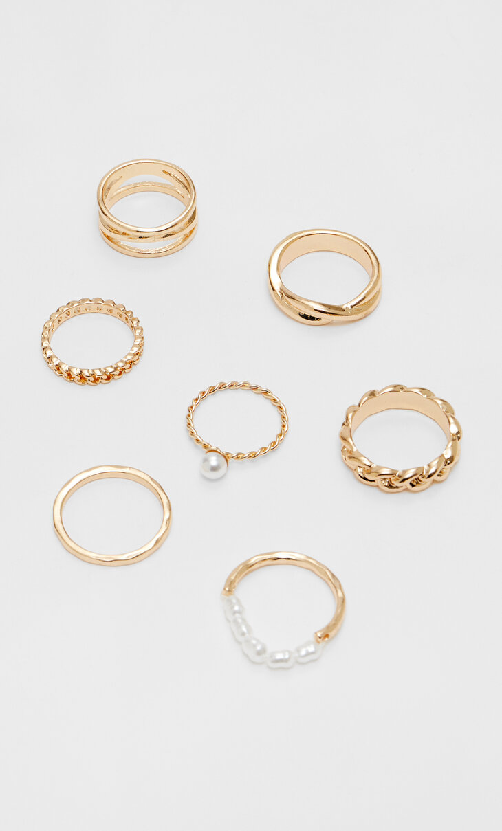 Set of 7 rhinestone faux pearl rings