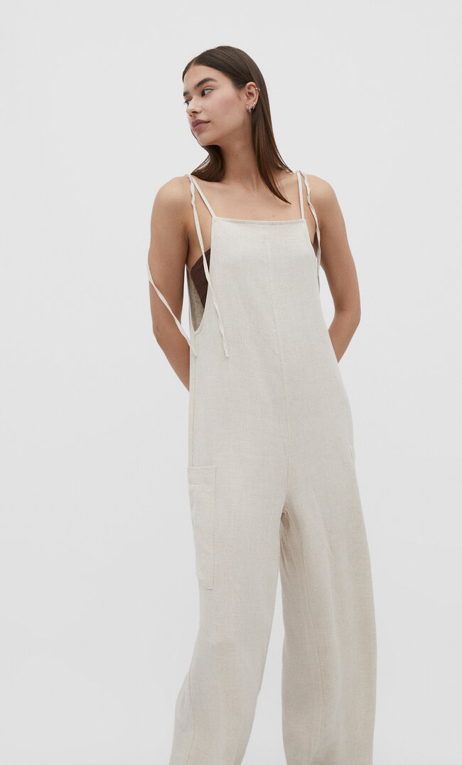 

Stradivarius Fließende Latzhose im rustikalen Stil Steingrau XL