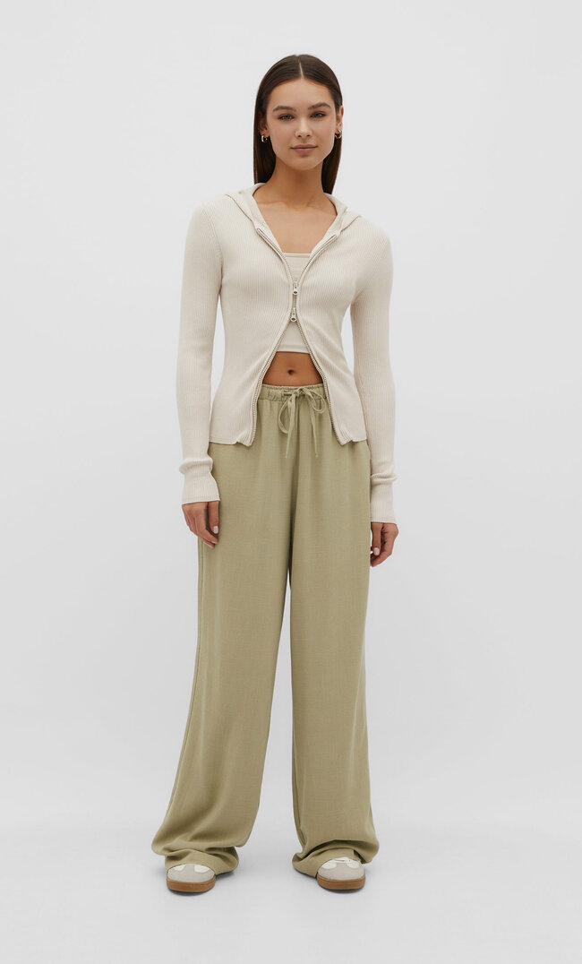 

Stradivarius Luźne spodnie z mieszanki lnu Khaki L