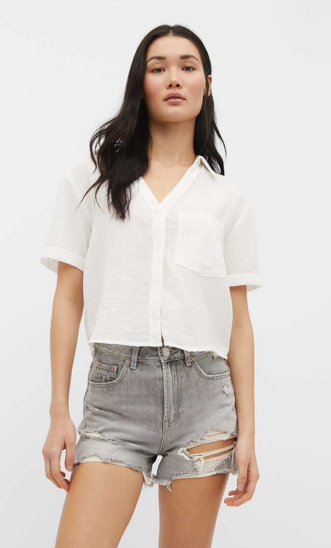 

Stradivarius Jeansshorts mit Rissen schwarzer Denim 38