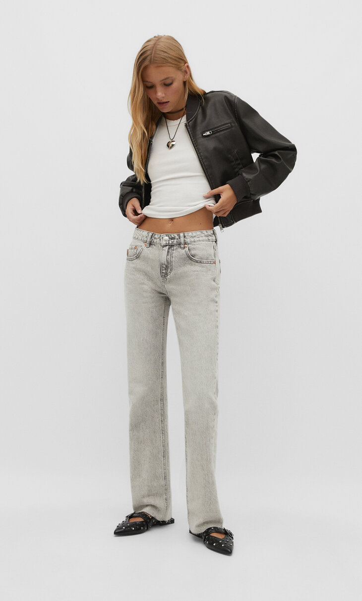 Low-cut straight fit jeans