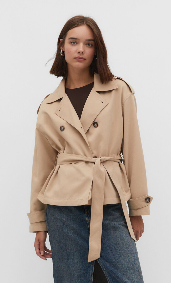 

Stradivarius Kurzer Trenchcoat mit Gürtel Steingrau L