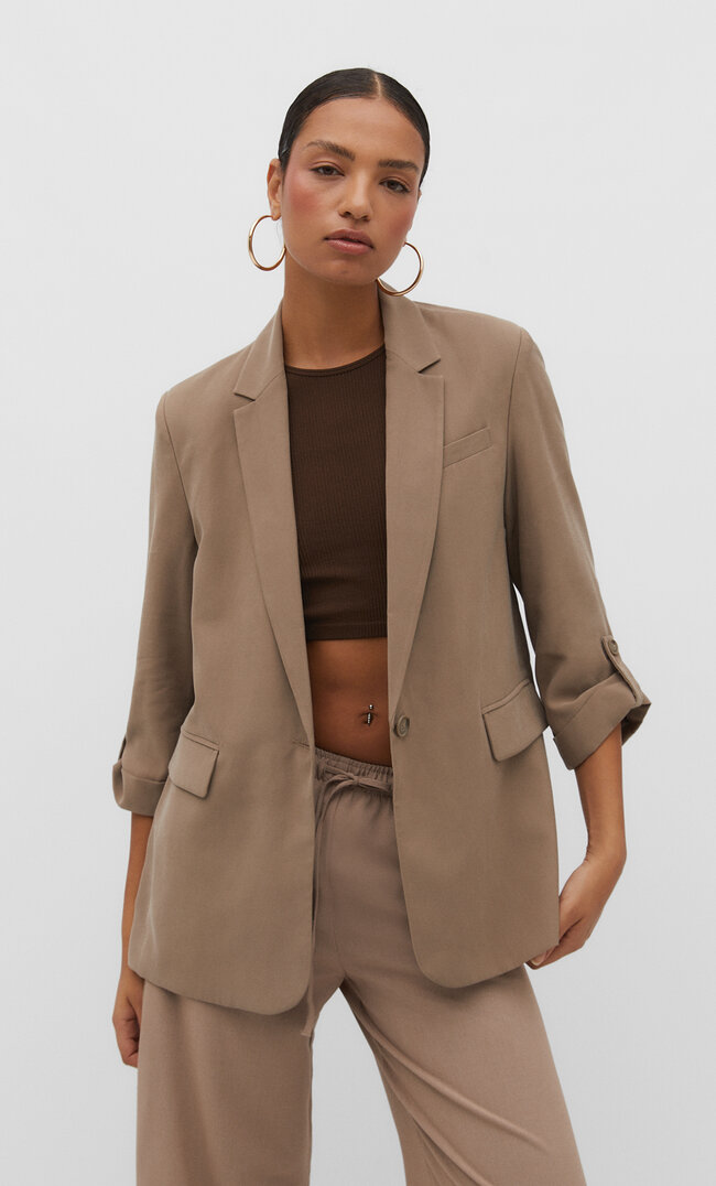 

Stradivarius Blazer mit hochgerollten Ärmeln. Braun XL