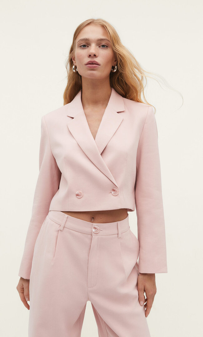 

Stradivarius Fließender Cropped-Blazer Kaugummirosa M
