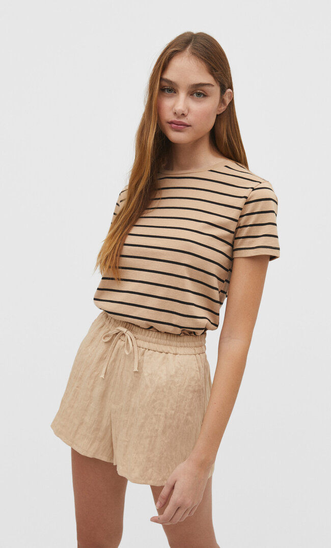 

Stradivarius Basic-Shirt Beige L