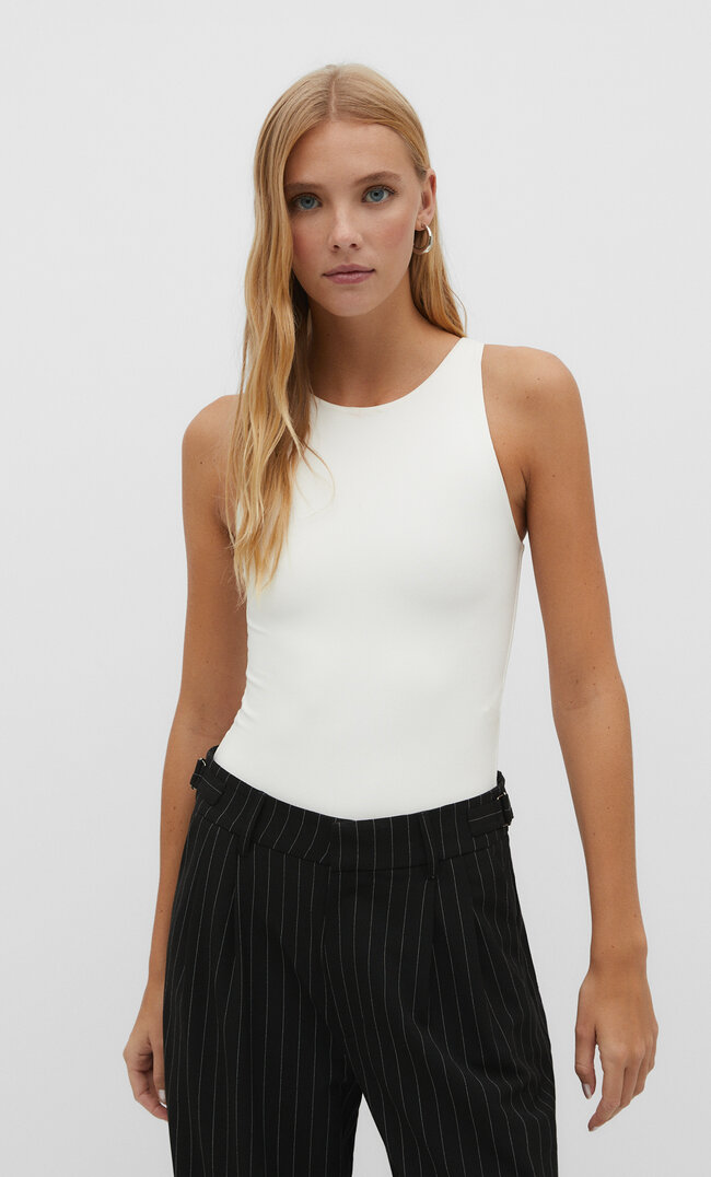 Stradivarius Body z poliamidu z dekoltem halter Ecru S