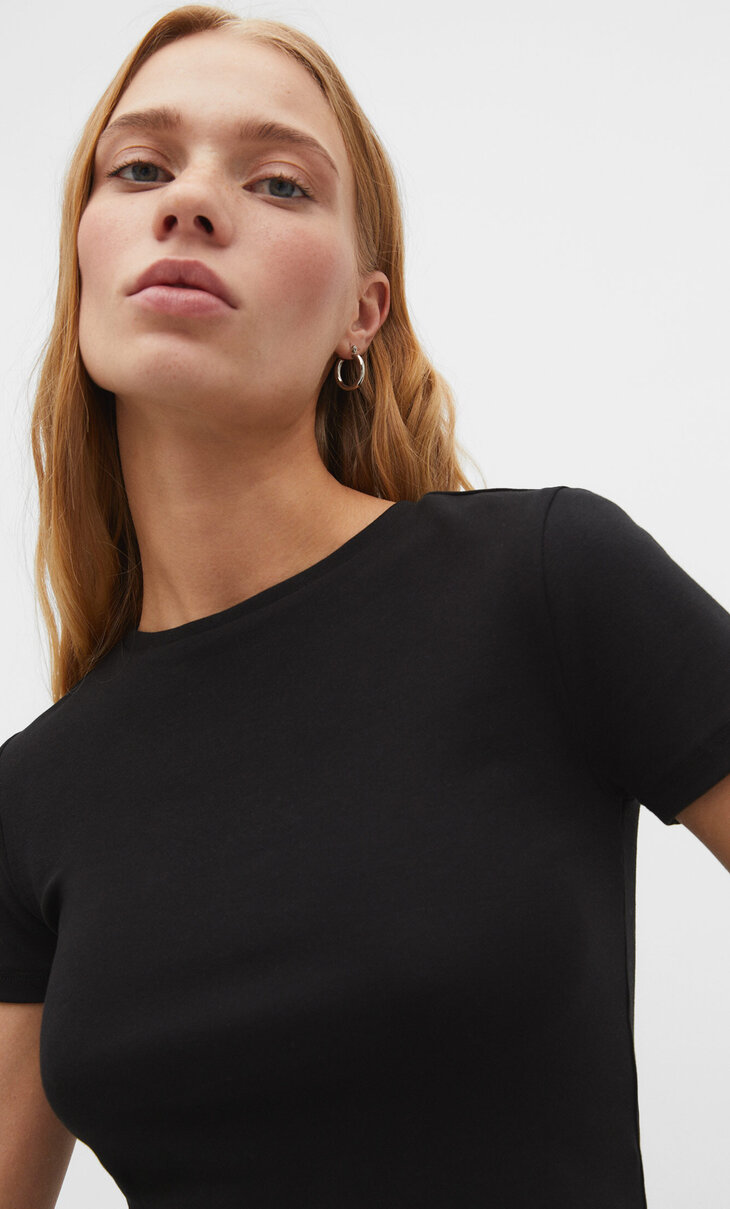 Crop top en coton à manches courtes - T-shirts femme | Stradivarius France