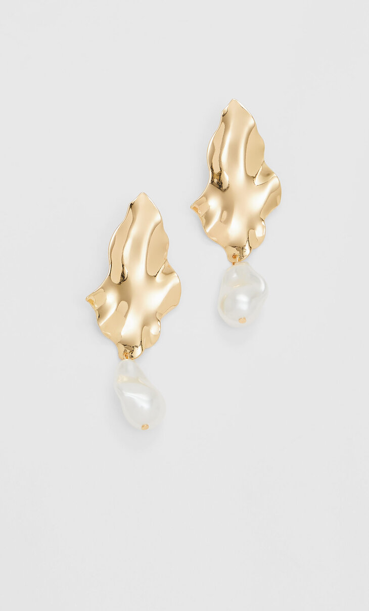 Textured faux pearl earrings