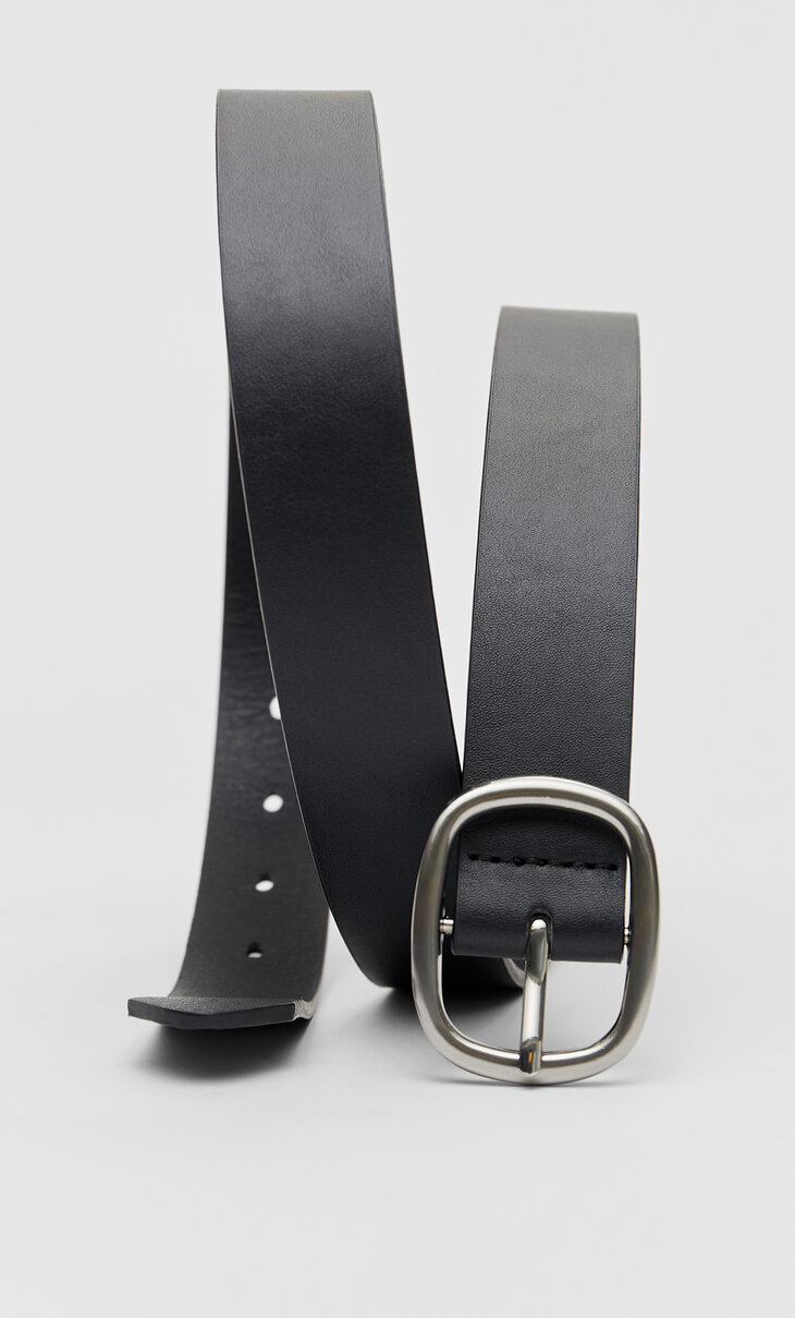 Thin belt with rectangular buckle