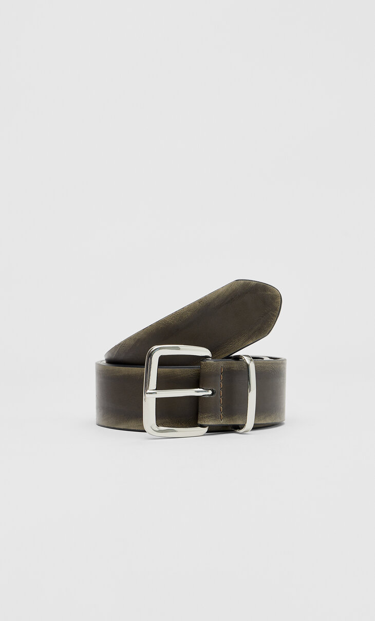 Distressed effect belt with square buckle