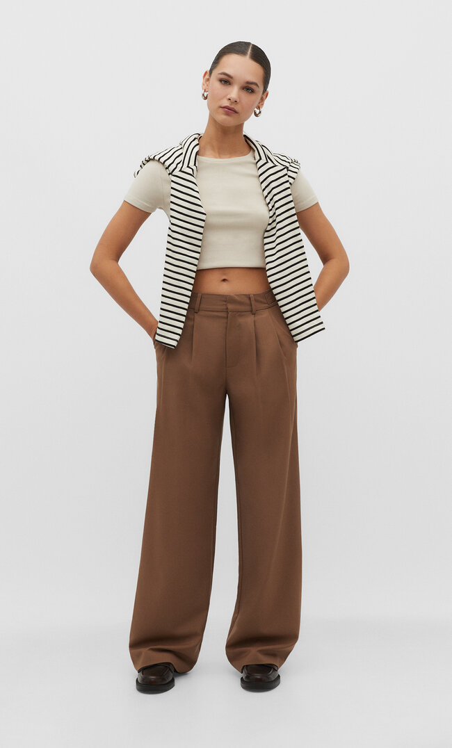 

Stradivarius Stoffhose mit verstellbarem Bund Karamell 32